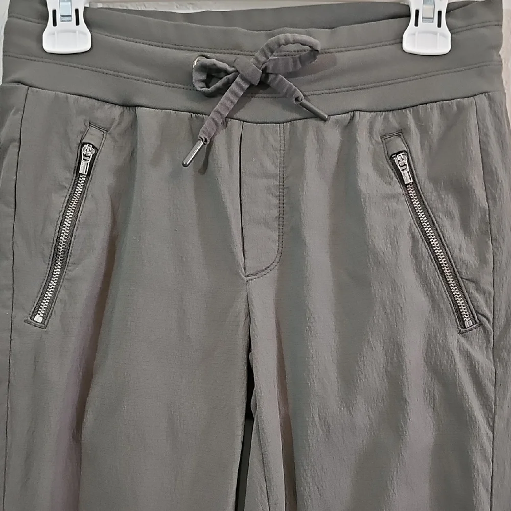 Athleta Trekki North Jogger Pants, Olive Green, Womens 2 - Picture 3 of 8